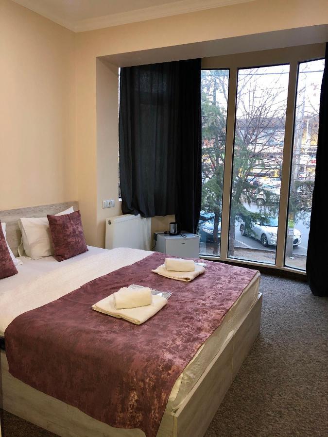 Hotel Leo Palace Tbilisi Ngoại thất bức ảnh
