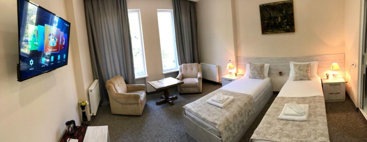 Hotel Leo Palace Tbilisi Ngoại thất bức ảnh